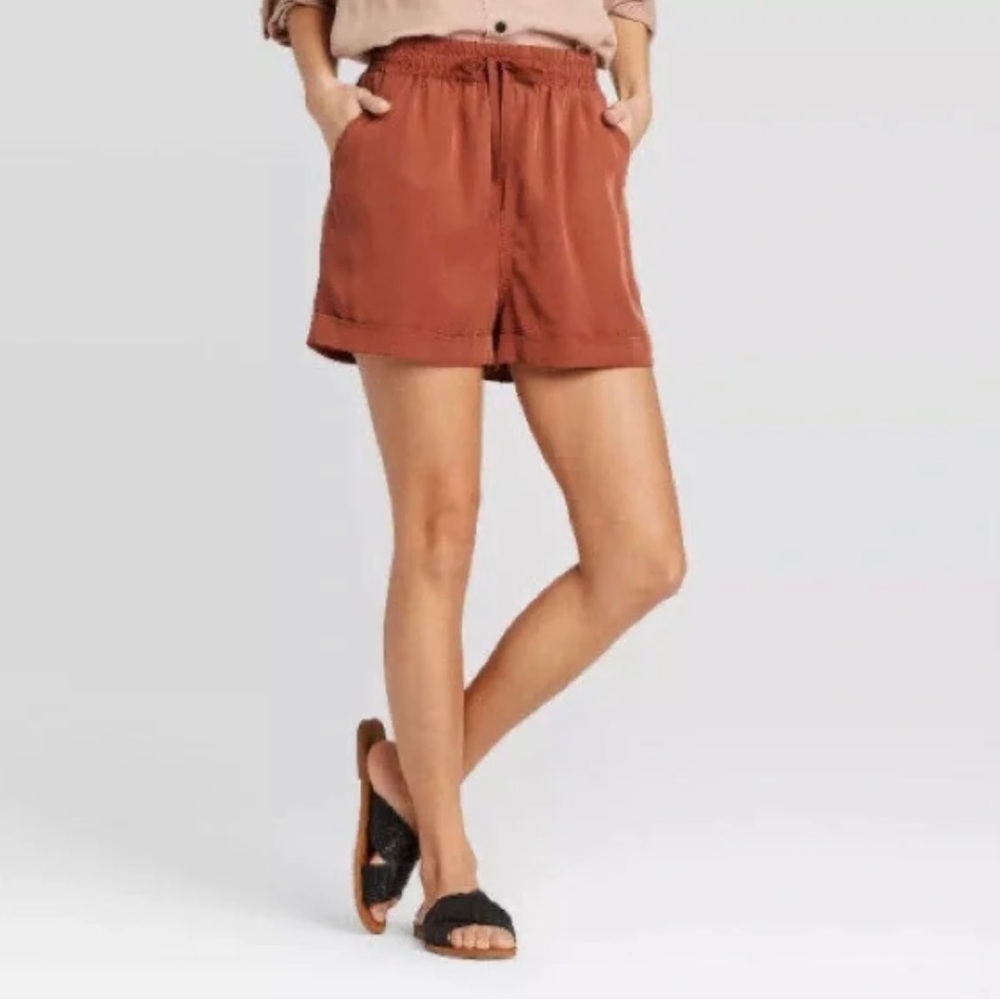 Universal Thread Shorts